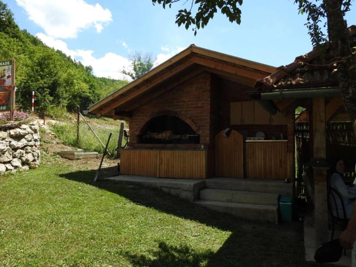 Ferienhaus Omar & *