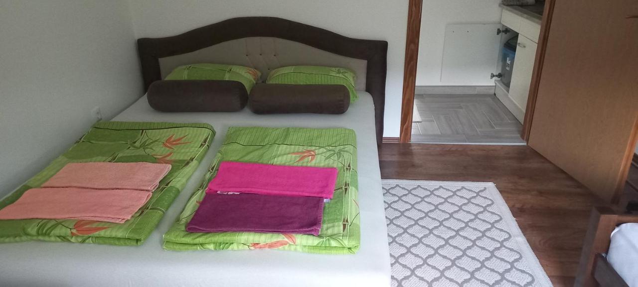 Ferienhaus Omar & *