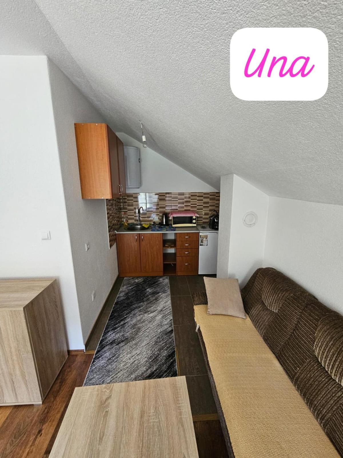 Omar & Ferienhaus Bihać